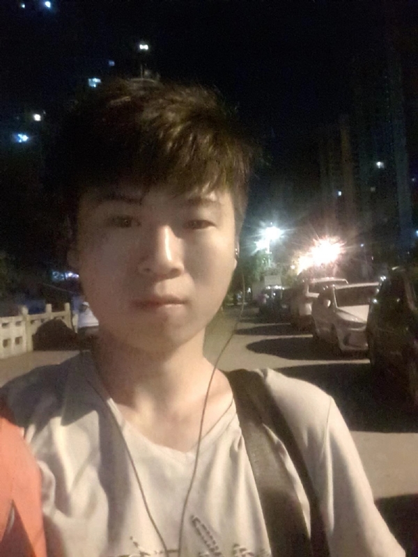 流星的瞬间的第一张照片--柘荣婚介网