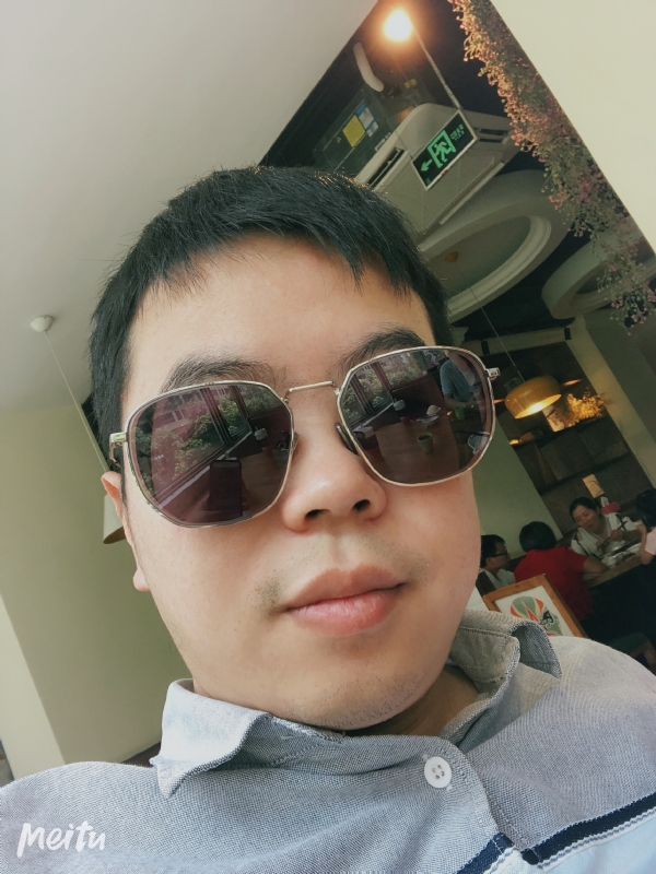月台等路人的第一张照片--柘荣婚介网