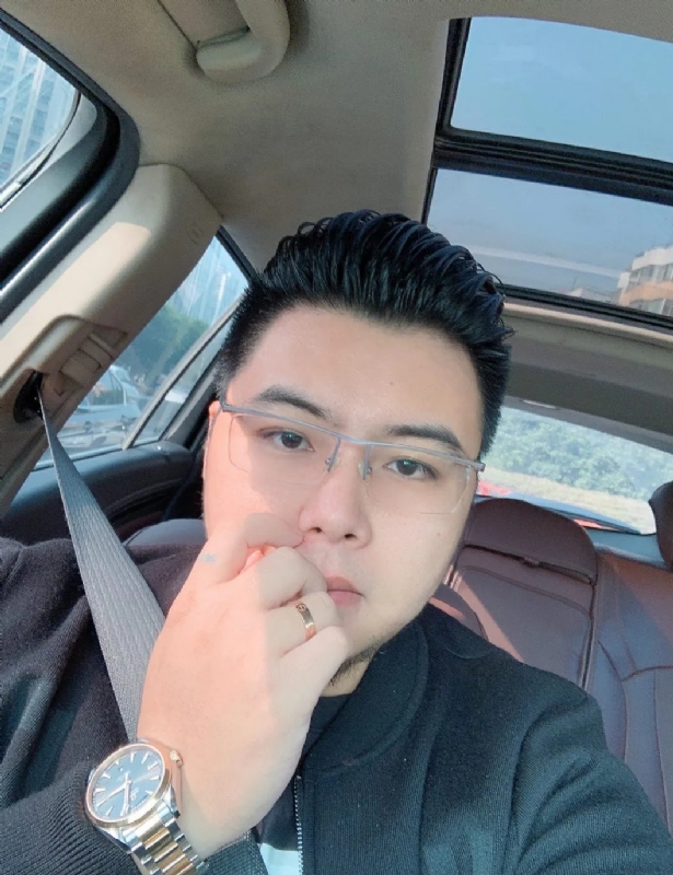 把苹果咬哭的第一张照片--柘荣婚介网