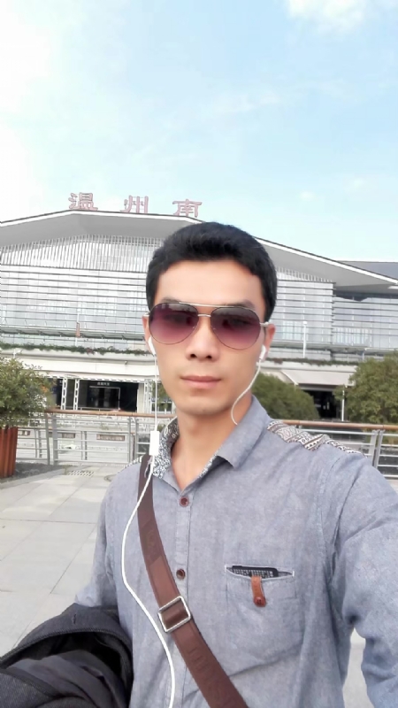错把真心喂了狗的第三张照片--柘荣婚介网