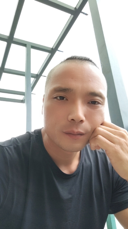 伯爵的第三张照片--柘荣婚介网