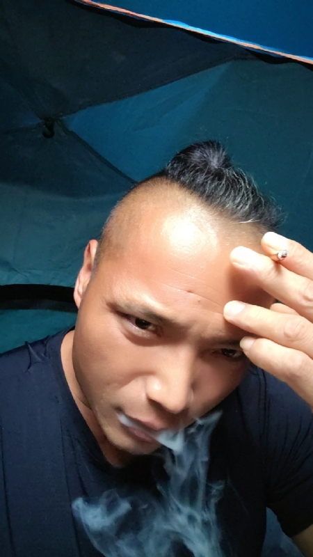 伯爵的第四张照片--柘荣婚介网